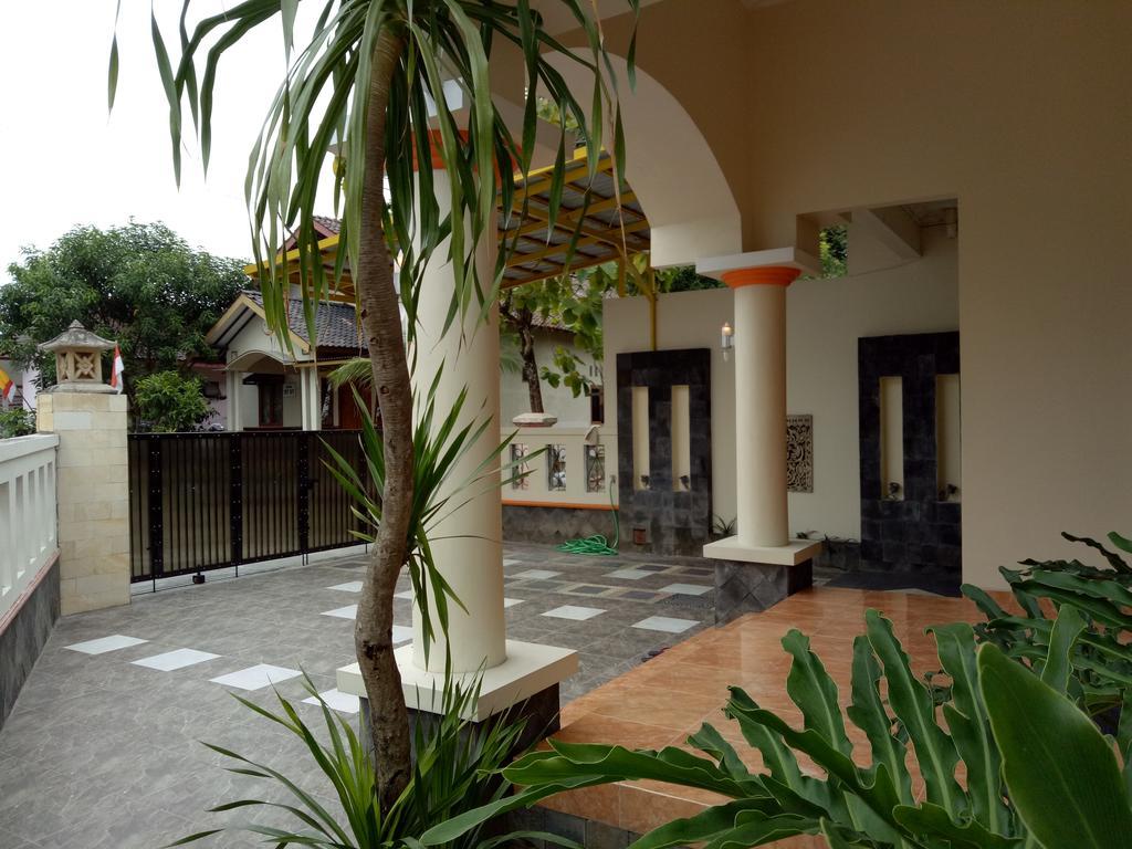 Nariska Suite Homestay يوغياكارتا المظهر الخارجي الصورة